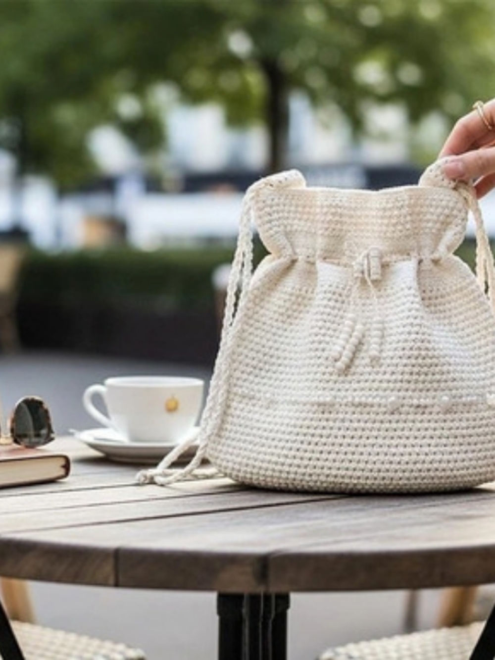 Hand Made Woven Drawstring Shoulder Bag in White 1105